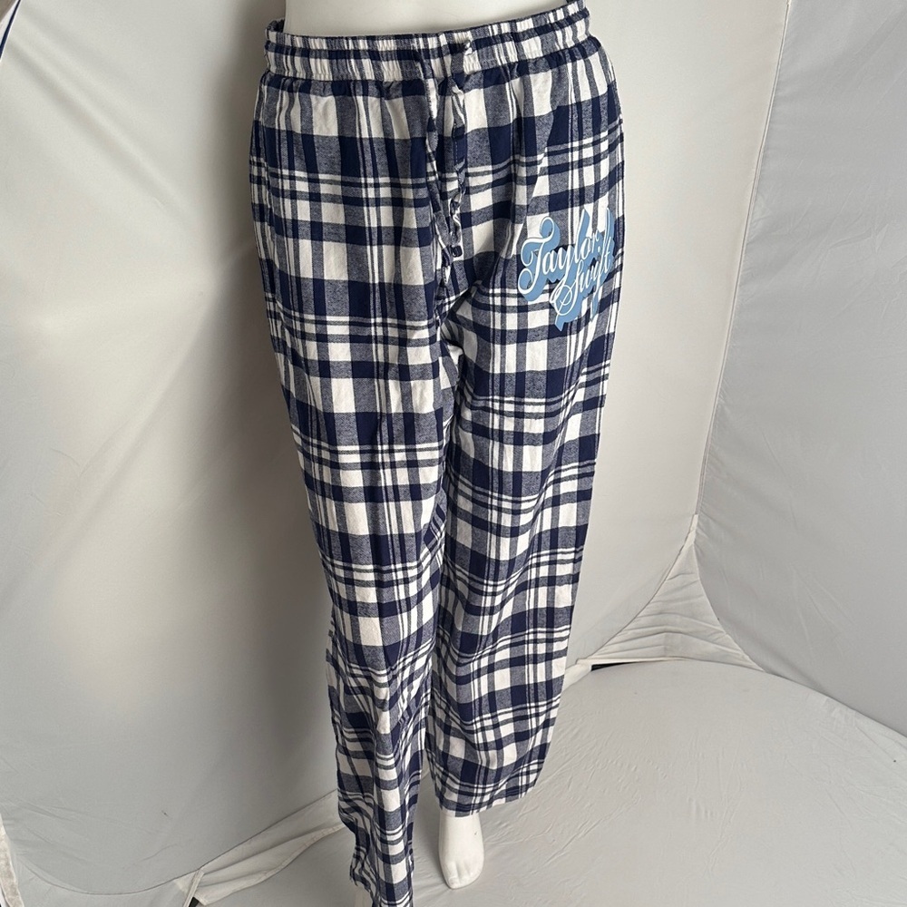 Taylor Swift Fearless navy blue and white plaid flannel pajama pants size L